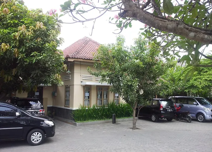 Ndalem Suratin Guesthouse Yogyakarta